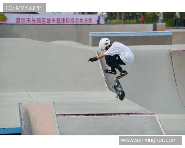 深圳滑板队战术解析与对比探讨：创新与传统的碰撞与融合